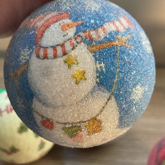 Vintage sugar frosted styrofoam ornaments (4) - Picture 5 of 16